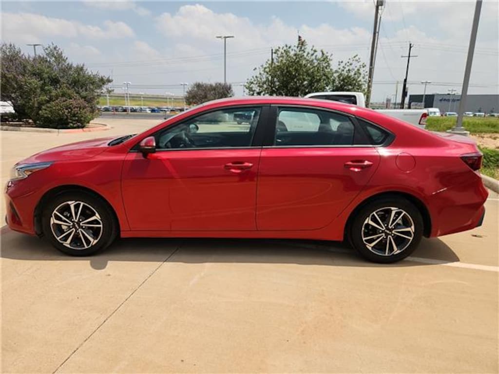Used 2024 KIA Forte LXS (IVT) Sedan
