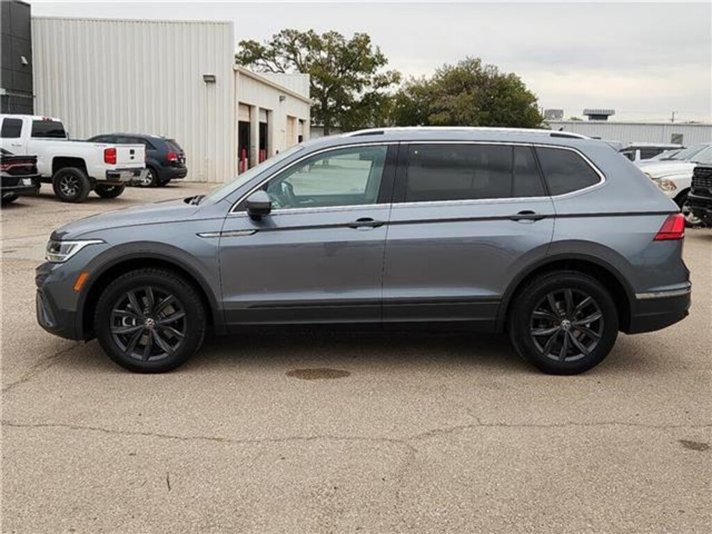 Used 2024 Volkswagen Tiguan 2.0T SE (EOP CW37) Front-Wheel Drive