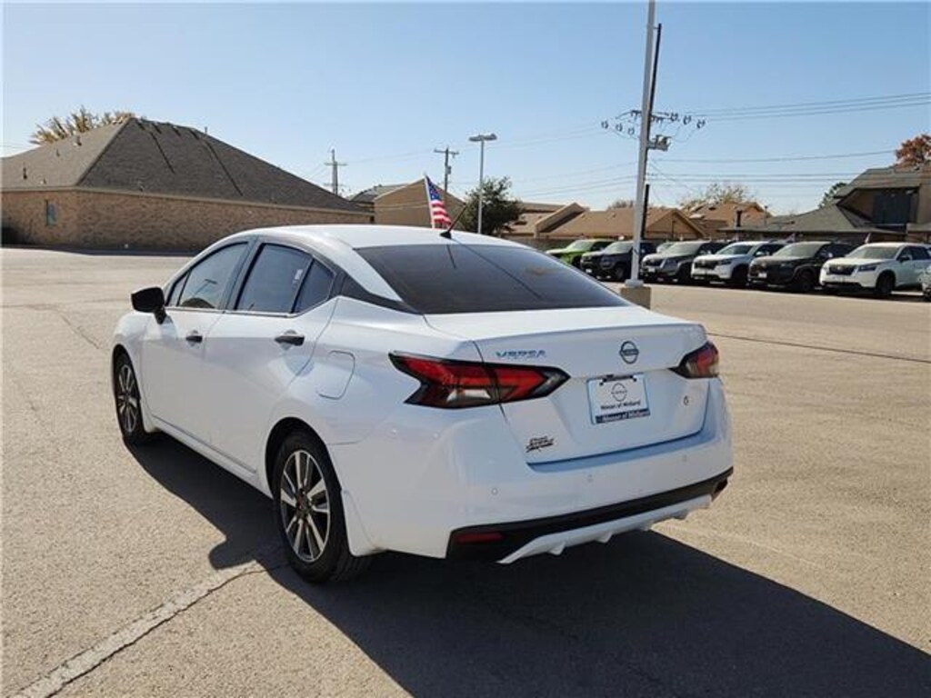 Used 2024 Nissan Versa 1.6 S