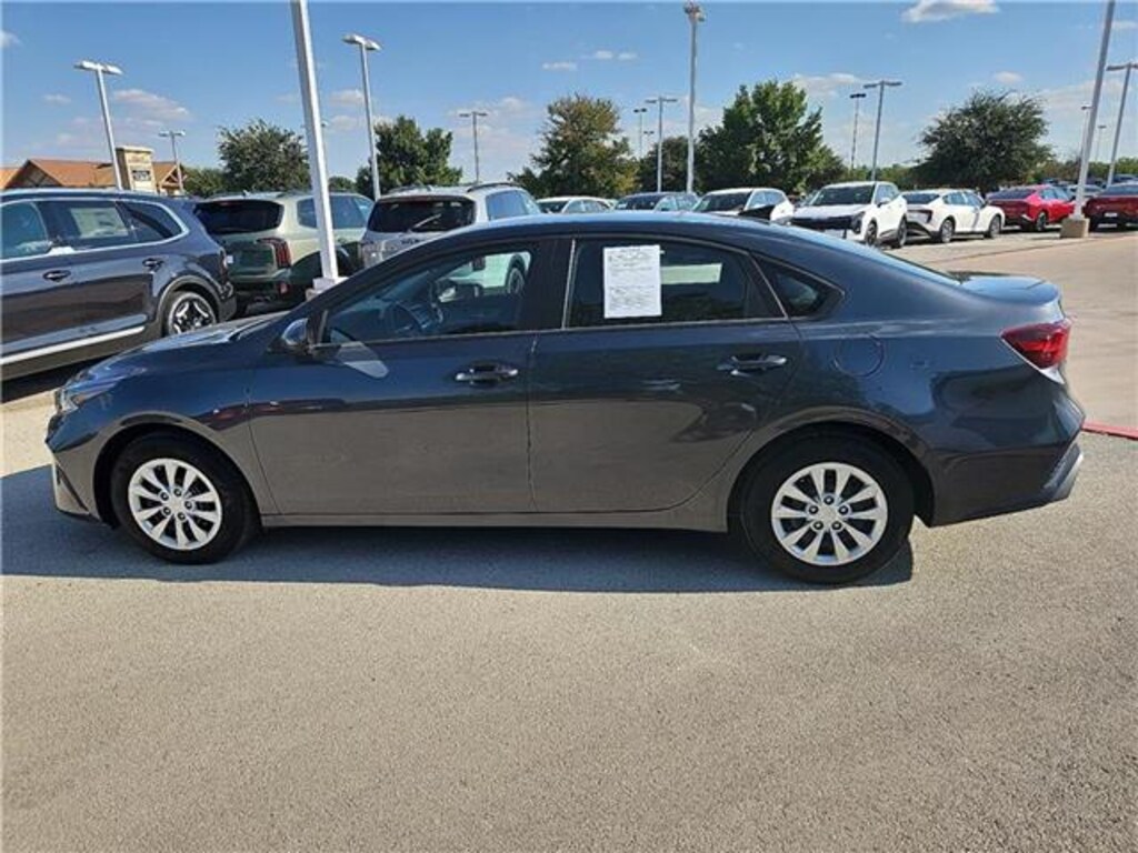 Used 2024 KIA Forte LX (IVT) Sedan