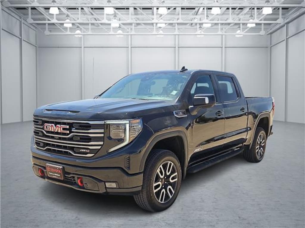 Used 2025 GMC Sierra 1500 AT4 4x4 Crew Cab 5.75 ft. box 147.4 in. WB