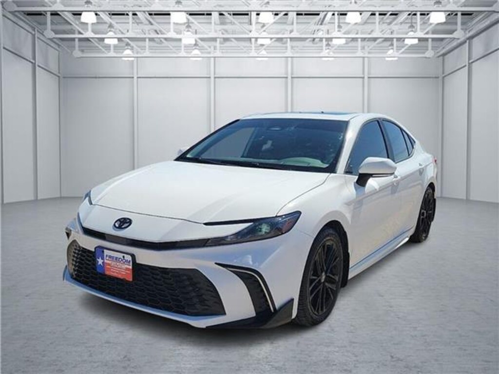 Used 2025 Toyota Camry SE