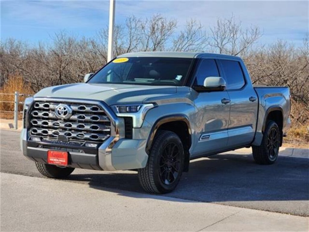 Used 2025 Toyota Tundra Platinum (A10) 4x4 CrewMax 5.5 ft. box 145.7 in. W