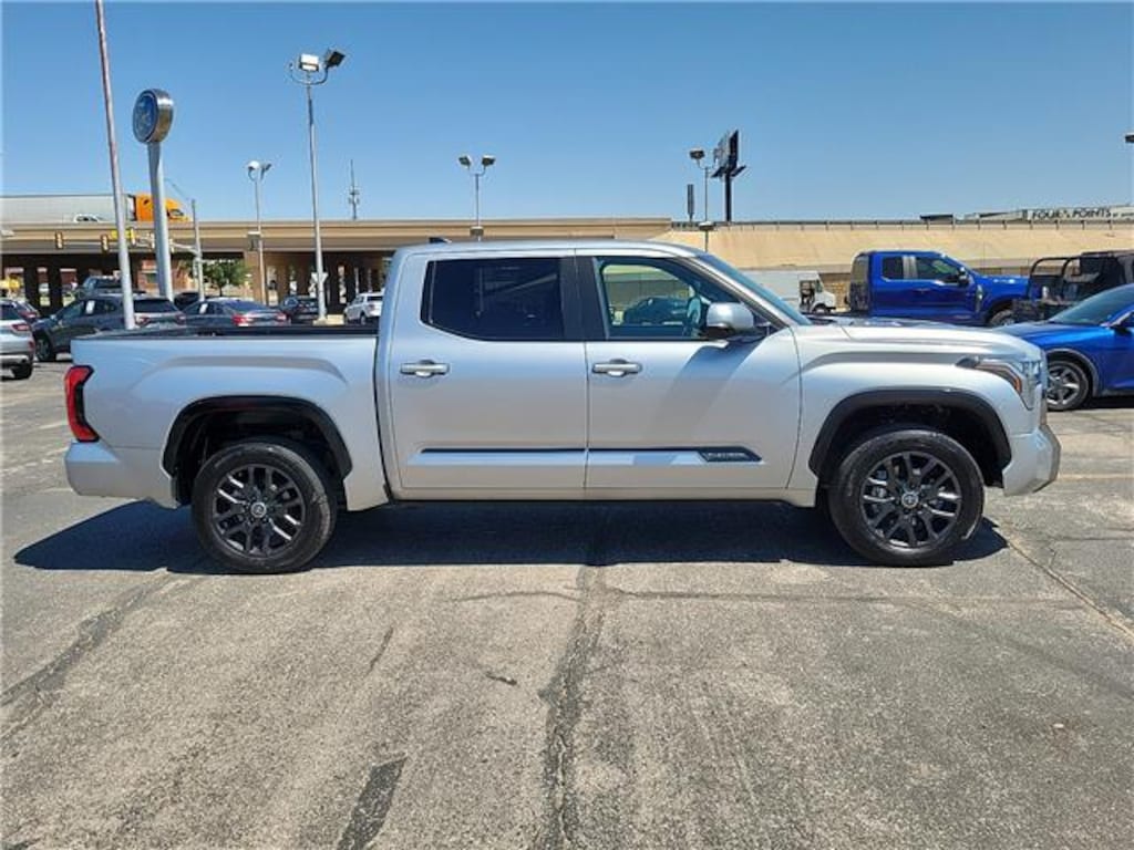 Used 2024 Toyota Tundra Hybrid Platinum (A10) 4x4 CrewMax 5.5 ft. box 145.7 in. W