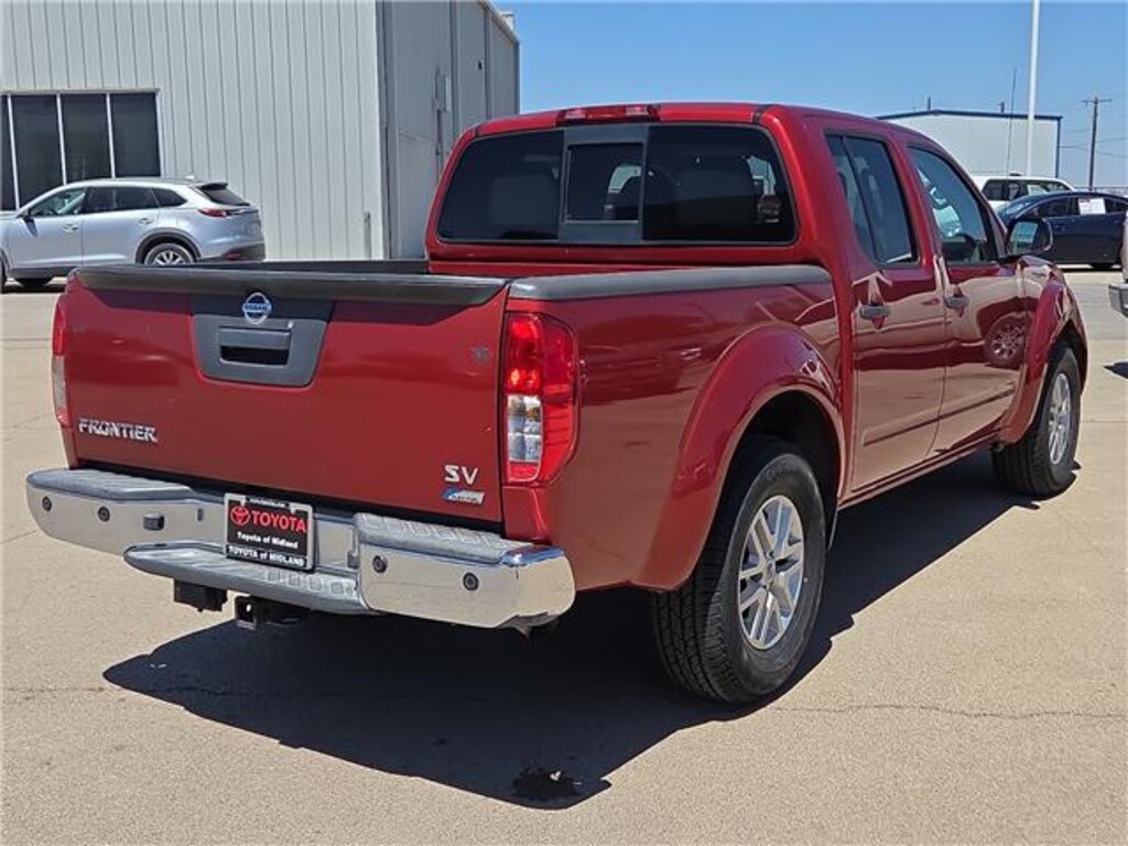 Used 2018 Nissan Frontier SV 4x2 Crew Cab 4.75 ft. box 125.9 in. WB