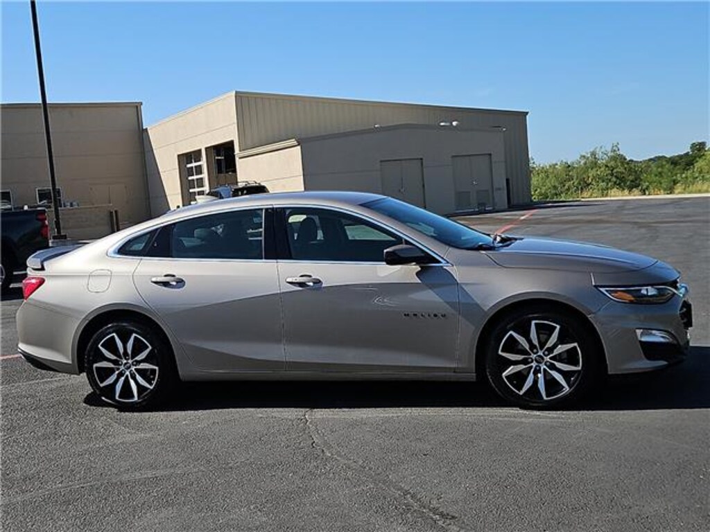 Used 2025 Chevrolet Malibu RS Sedan
