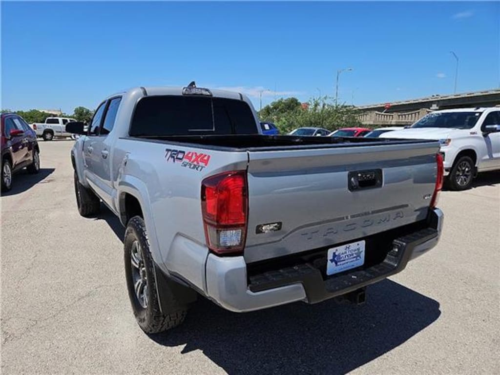 Used 2018 Toyota Tacoma TRD Sport V6 4x4 Double Cab 6 ft. box 140.6 in. WB