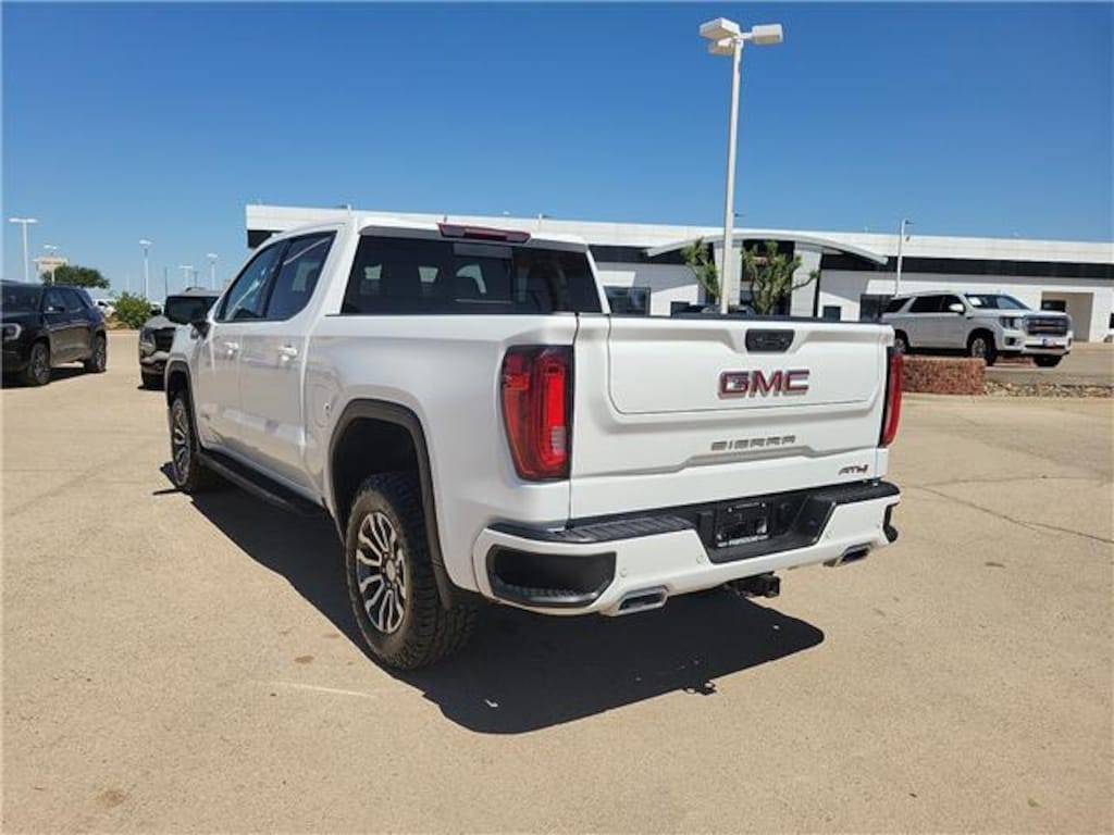 Used 2022 GMC Sierra 1500 AT4 4x4 Crew Cab 5.75 ft. box 147.4 in. WB