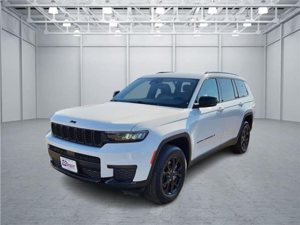 Used 2024 Jeep Grand Cherokee L Altitude 4x4