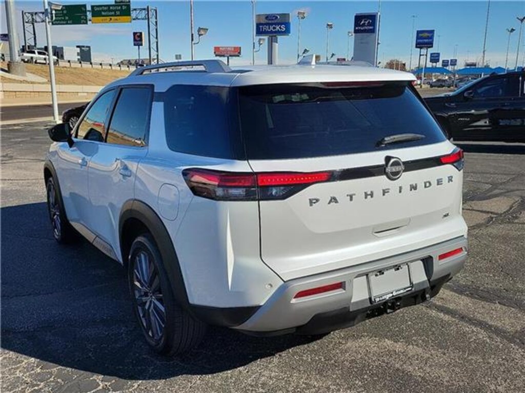 Used 2025 Nissan Pathfinder SL Front-Wheel Drive
