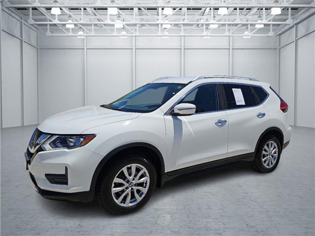 Used 2017 Nissan Rogue SV Front-wheel Drive