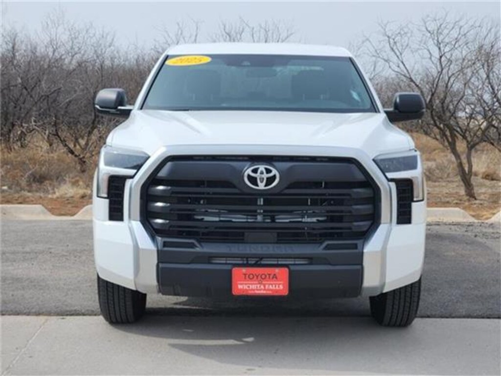 Used 2025 Toyota Tundra SR (A10) 4x2 CrewMax 5.5 ft. box 145.7 in. WB