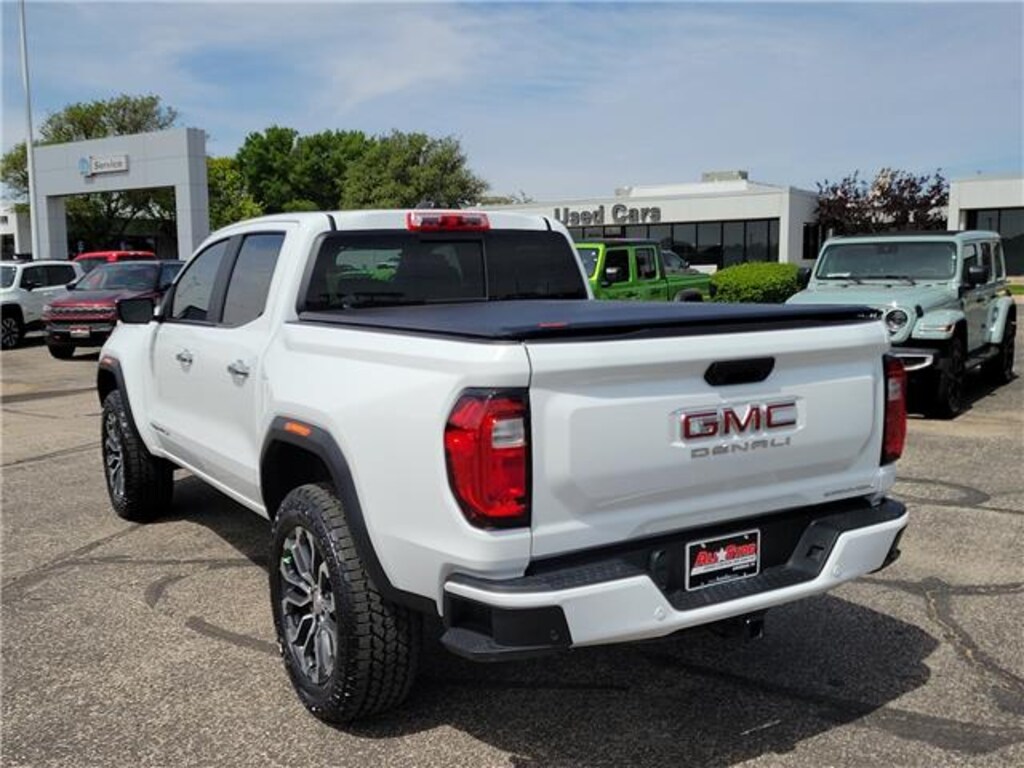 Used 2024 GMC Canyon Denali 4x4 Crew Cab 5 ft. box 131 in. WB