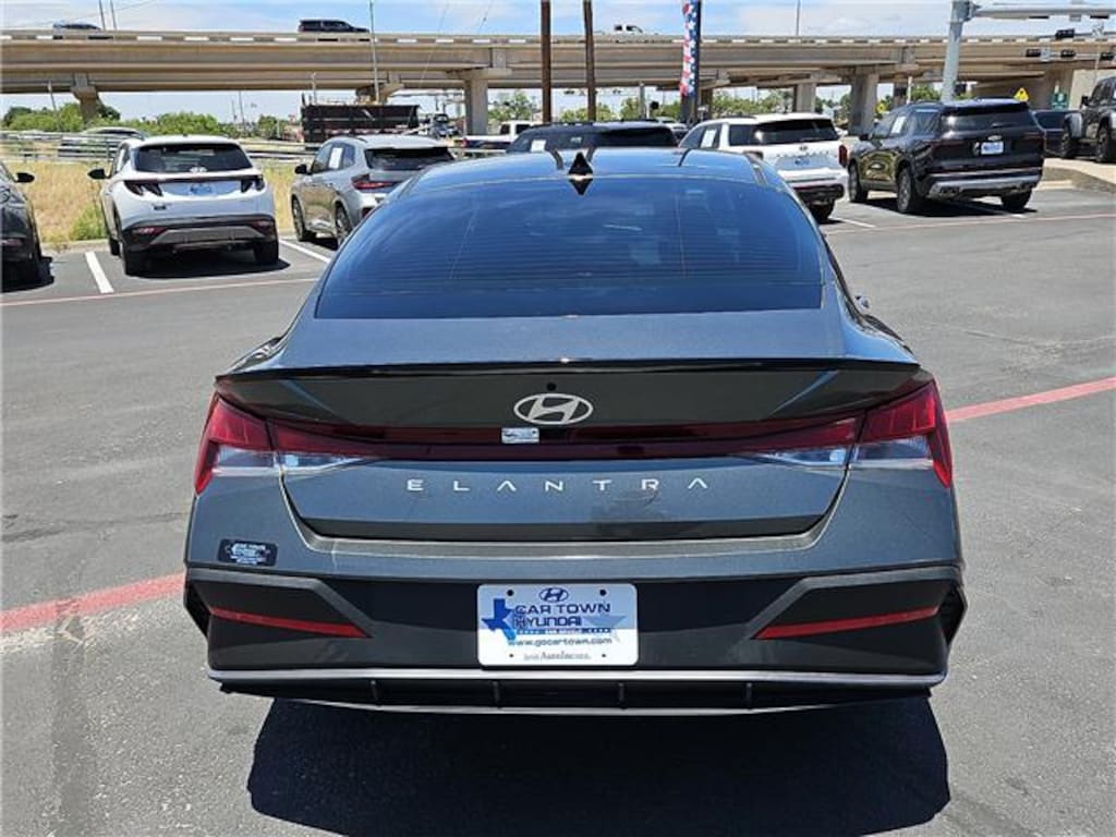 Certified 2025 Hyundai Elantra SEL Sport (IVT) Sedan