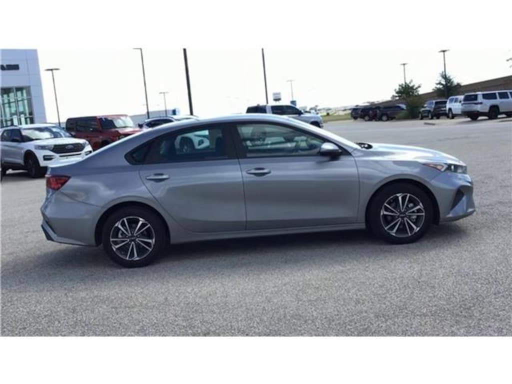 Used 2024 KIA Forte LXS (IVT) Sedan