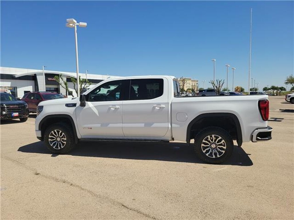 Used 2022 GMC Sierra 1500 AT4 4x4 Crew Cab 5.75 ft. box 147.4 in. WB