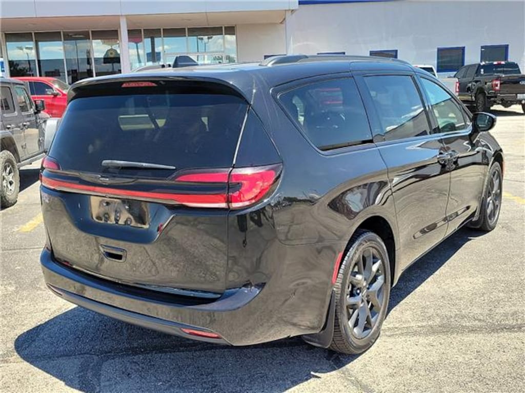 Used 2021 Chrysler Pacifica Touring All-wheel Drive Passenger Van