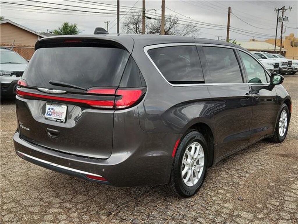 Used 2023 Chrysler Pacifica Touring L Front-Wheel Drive Passenger Van