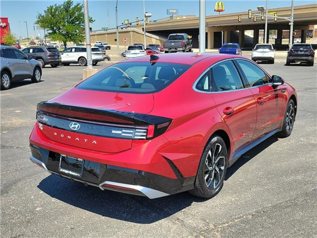 Used 2025 Hyundai Sonata SEL Front-Wheel Drive Sedan
