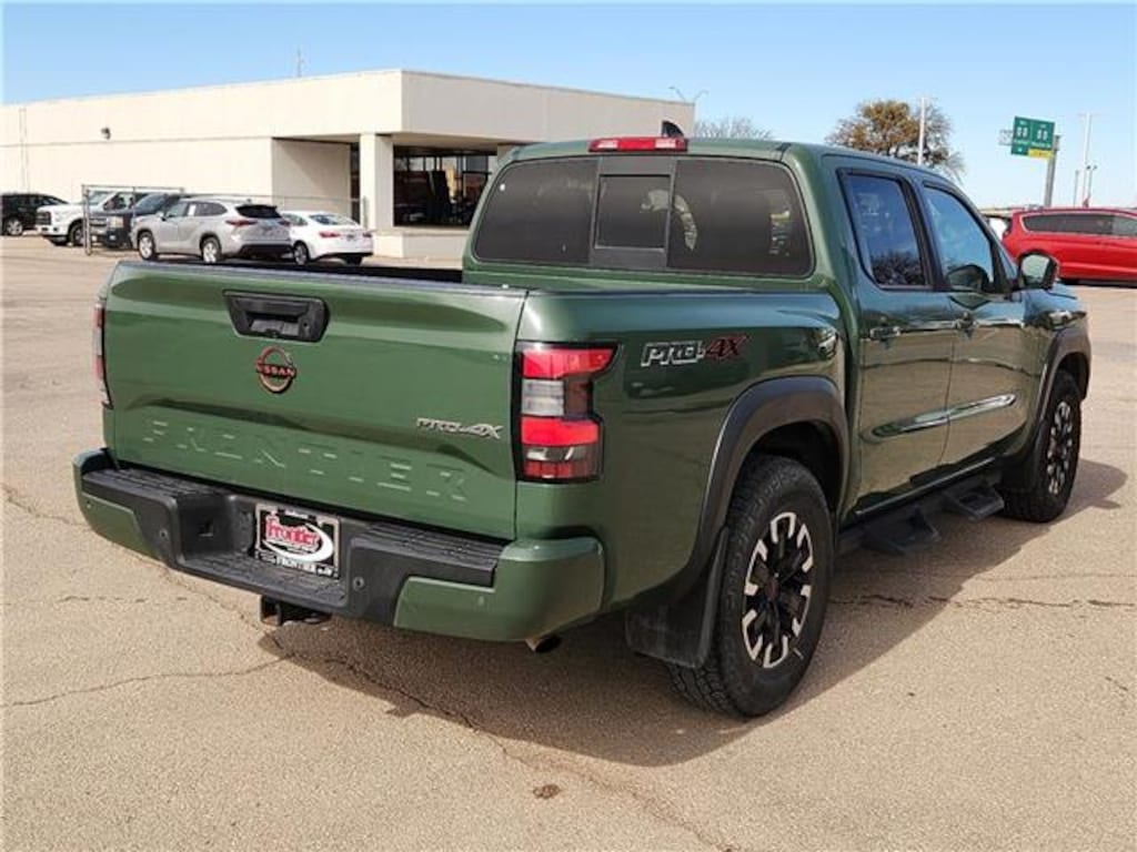 Used 2022 Nissan Frontier PRO-4X (A9) 4x4 Crew Cab 5 ft. box 126 in. WB