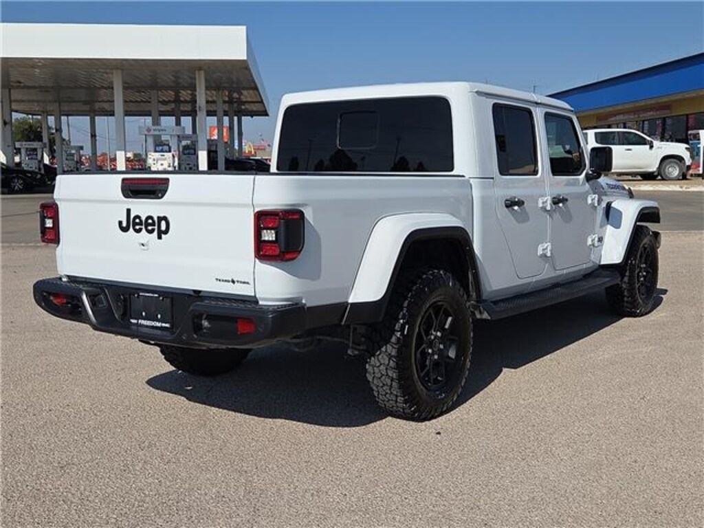 Used 2025 Jeep Gladiator Sport 4x4 Crew Cab 5 ft. box