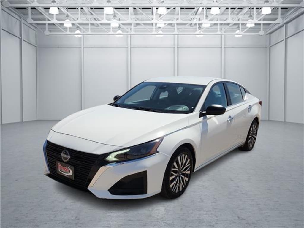 Used 2025 Nissan Altima SV