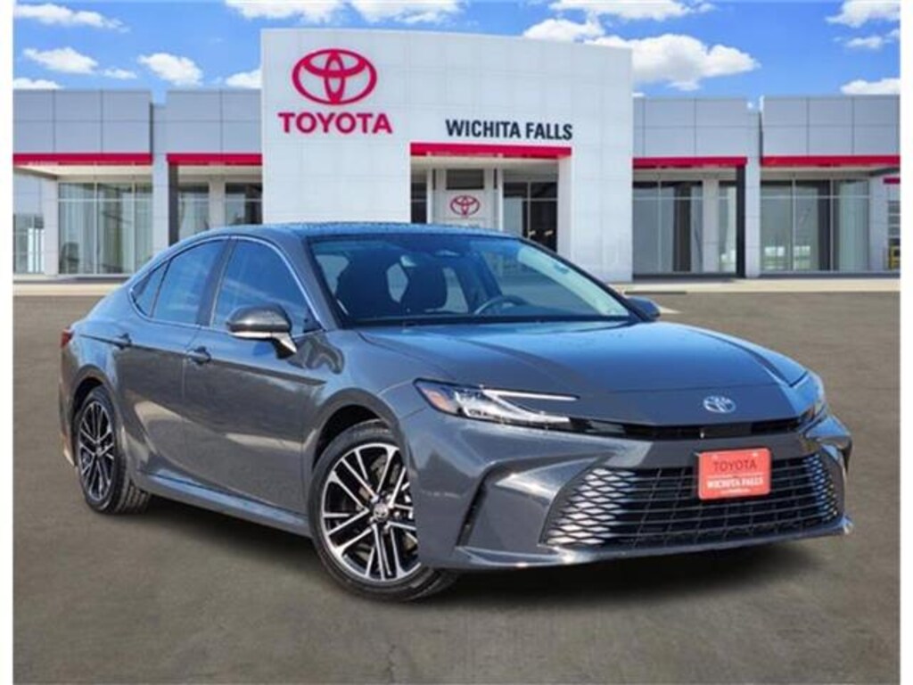 Used 2025 Toyota Camry XLE