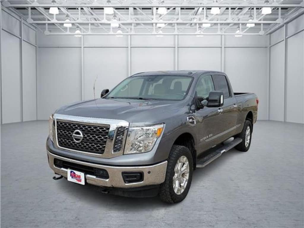 Used 2018 Nissan Titan XD SV Gas 4x4 Crew Cab 6.5 ft. box 151.6 in. WB