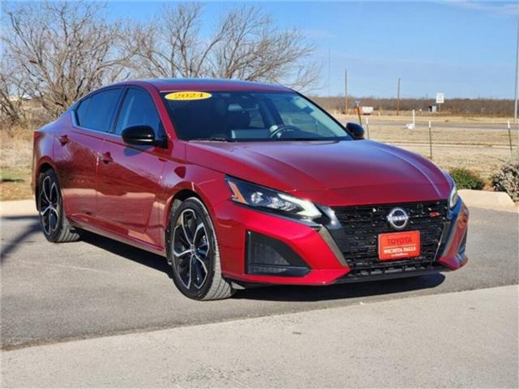 Used 2024 Nissan Altima 2.5 SR