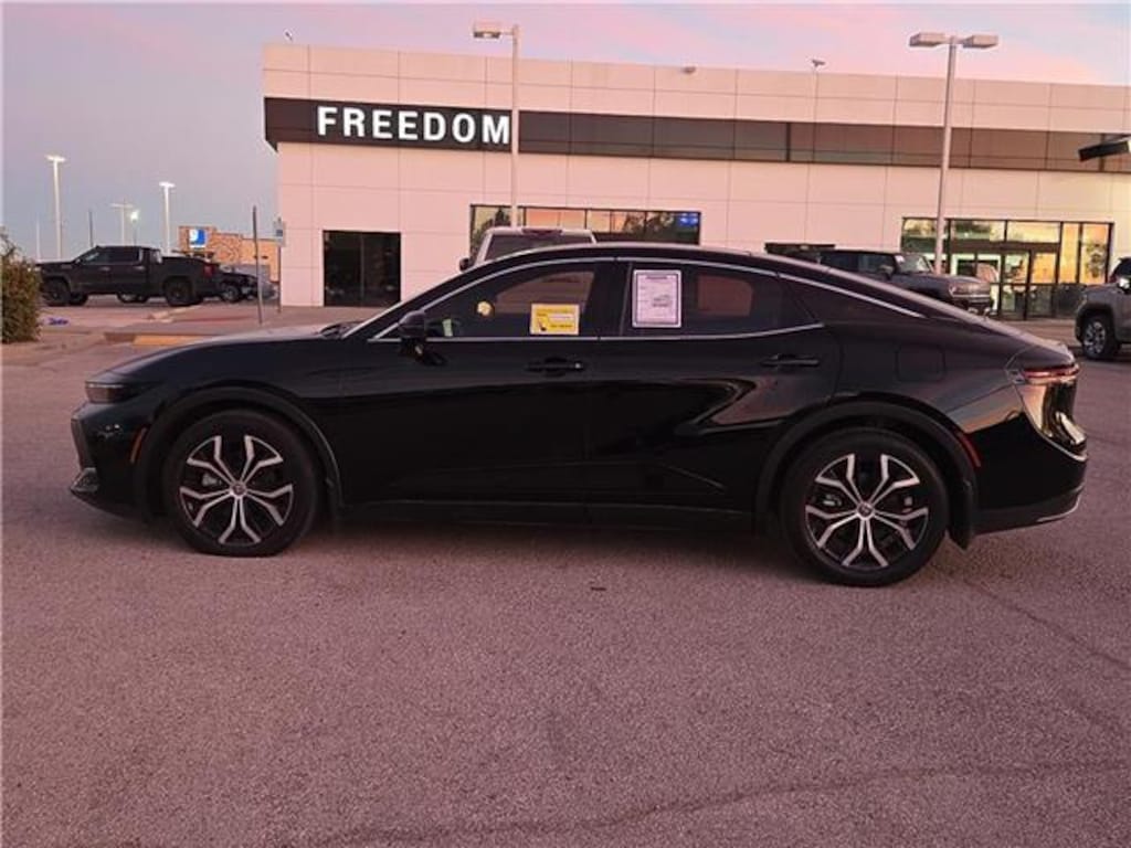 Used 2023 Toyota Crown Limited