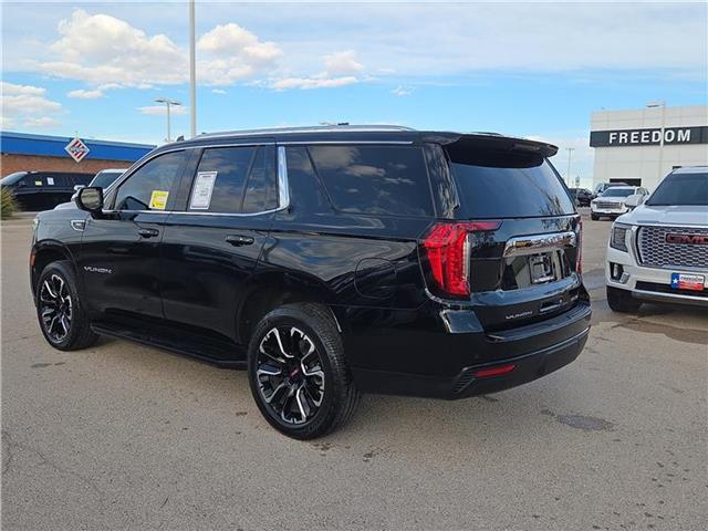 2022 Gmc Yukon SLE photo 2