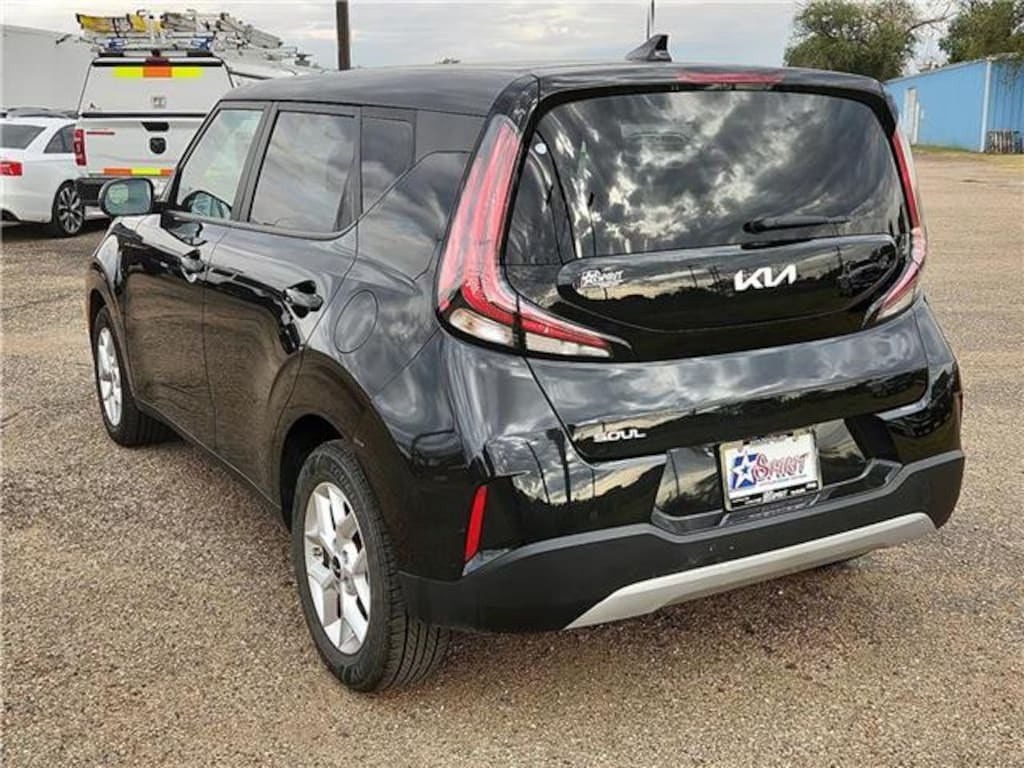 Used 2024 KIA Soul LX (IVT) Hatchback