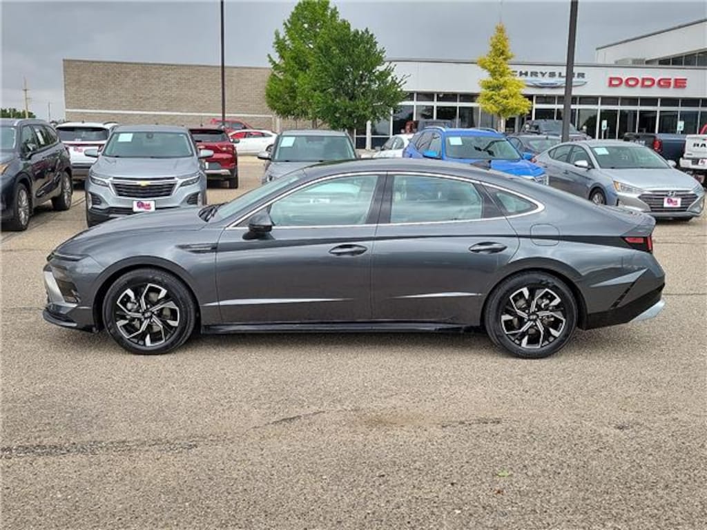 Used 2025 Hyundai Sonata SEL Front-Wheel Drive Sedan