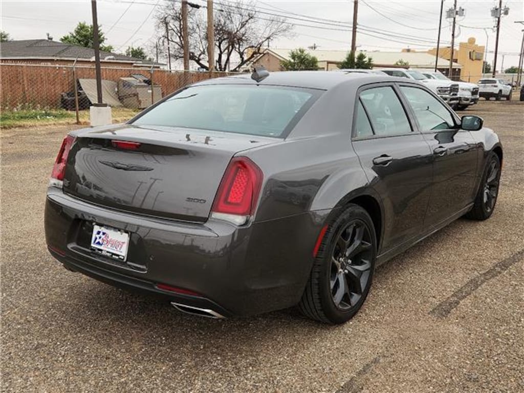 Used 2022 Chrysler 300 Touring L Rear-Wheel Drive Sedan