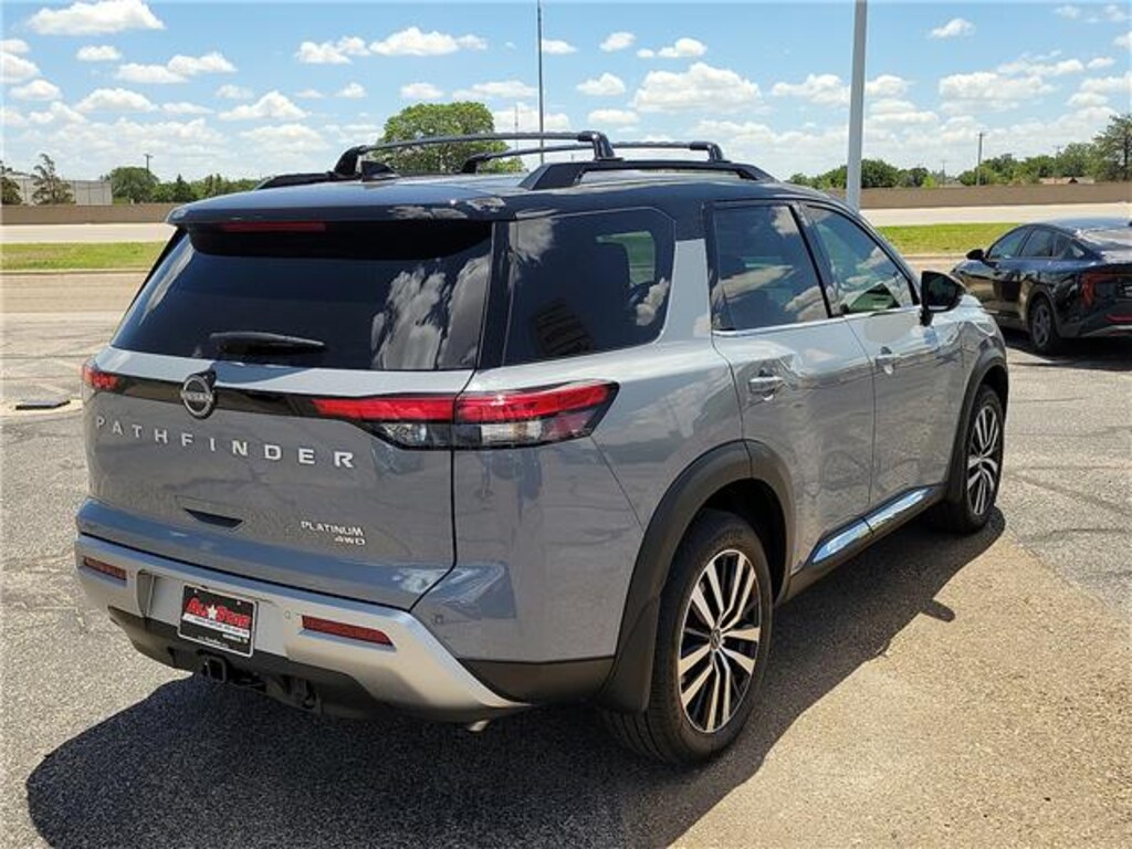 Used 2025 Nissan Pathfinder Platinum 4x4