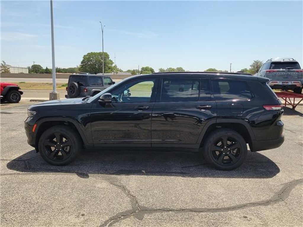 Used 2023 Jeep Grand Cherokee L Altitude 4x4
