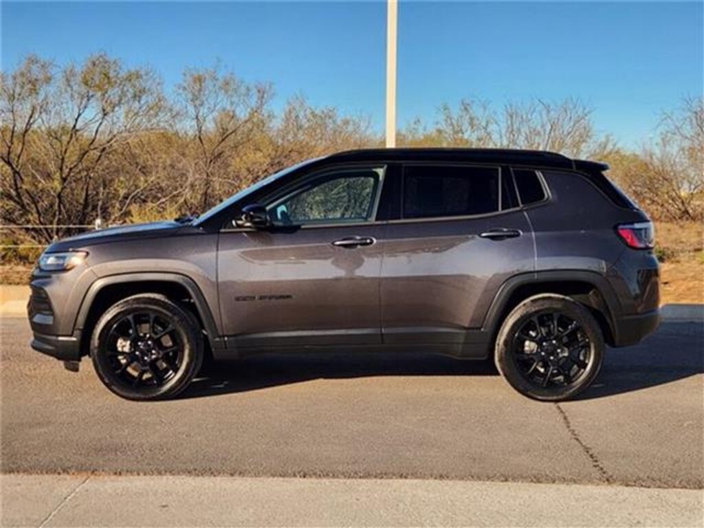 Used 2023 Jeep Compass Altitude 4x4