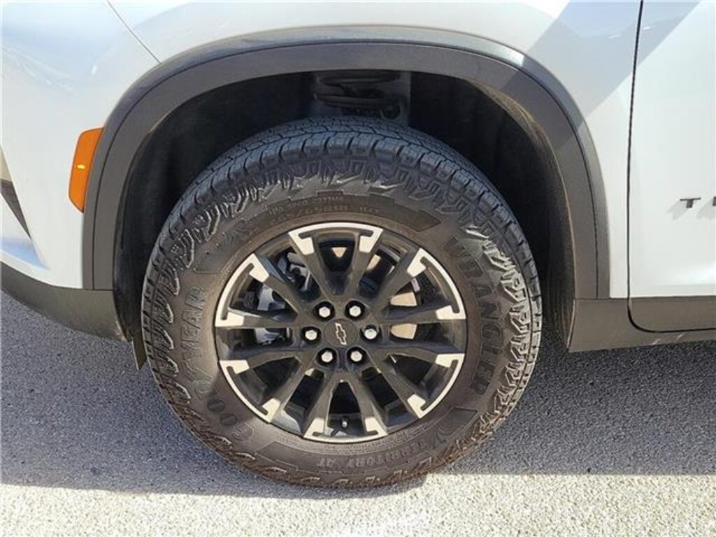 Used 2025 Chevrolet Traverse Z71 All-Wheel Drive