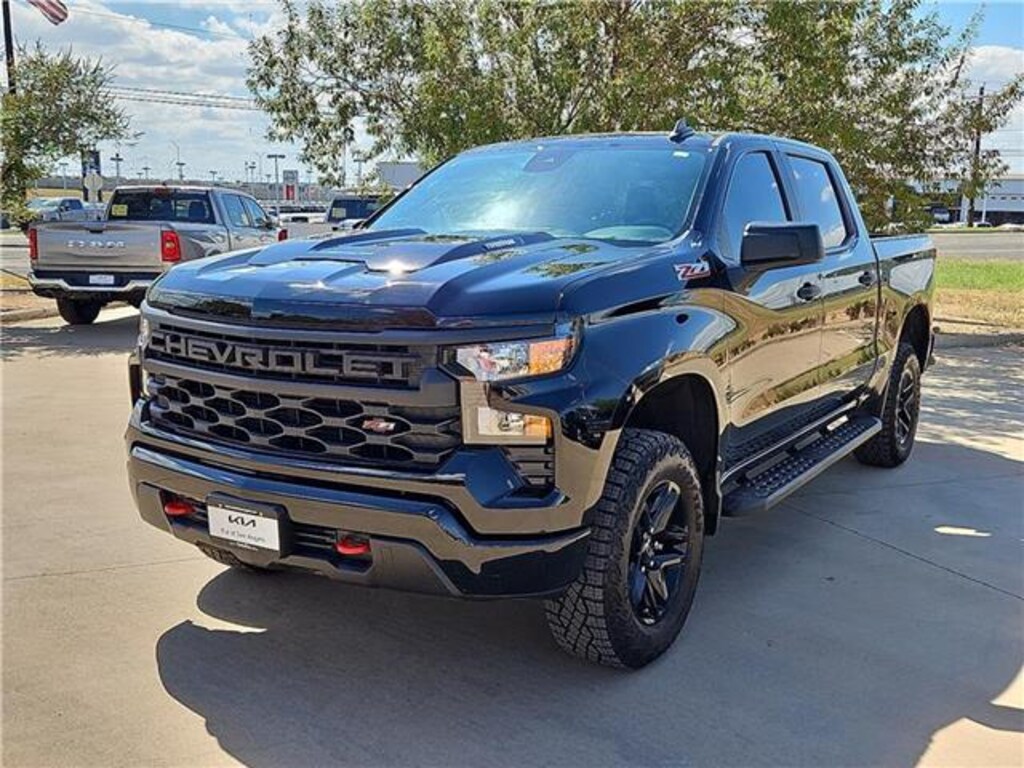 Used 2025 Chevrolet Silverado 1500 Custom Trail Boss 4x4 Crew Cab 5.75 ft. box 147.4