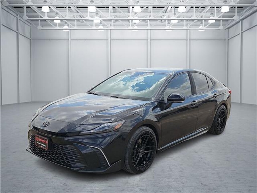 Used 2025 Toyota Camry SE