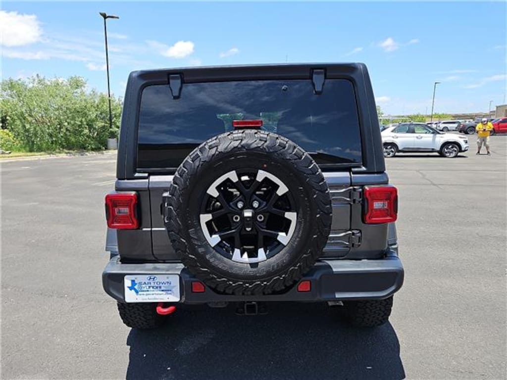 Used 2025 Jeep Wrangler Rubicon 4x4