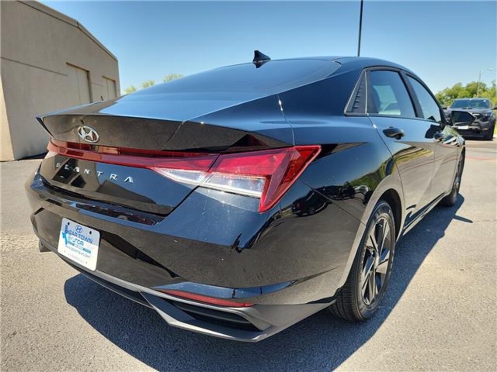 Used 2023 Hyundai Elantra SEL (IVT) Sedan