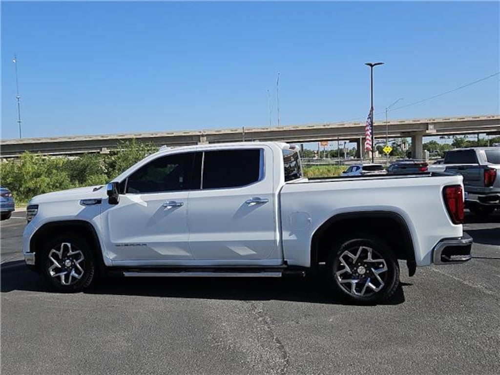 Used 2023 GMC Sierra 1500 SLT 4x2 Crew Cab 5.75 ft. box 147.4 in. WB