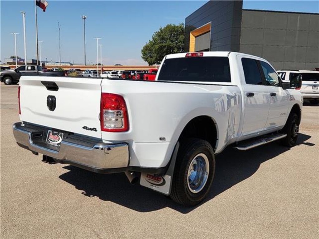 Used 2024 RAM 3500 Big Horn 4x4 Crew Cab 8 ft. box 169.5 in. WB