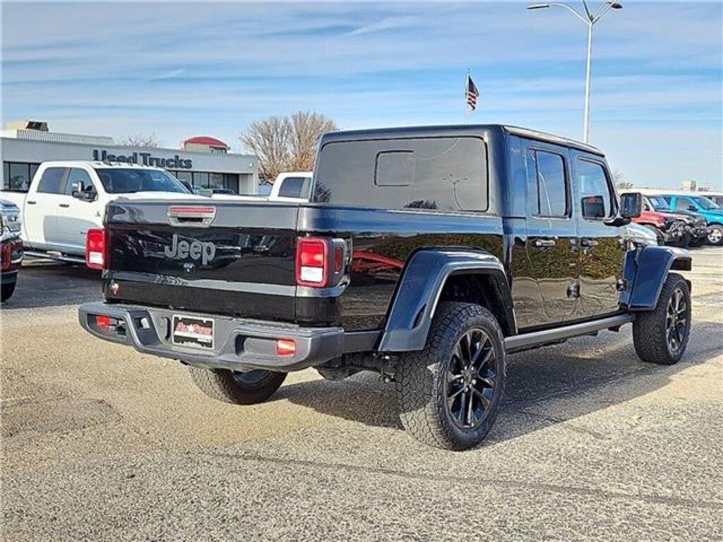 Used 2024 Jeep Gladiator Sport 4x4 Crew Cab 5 ft. box