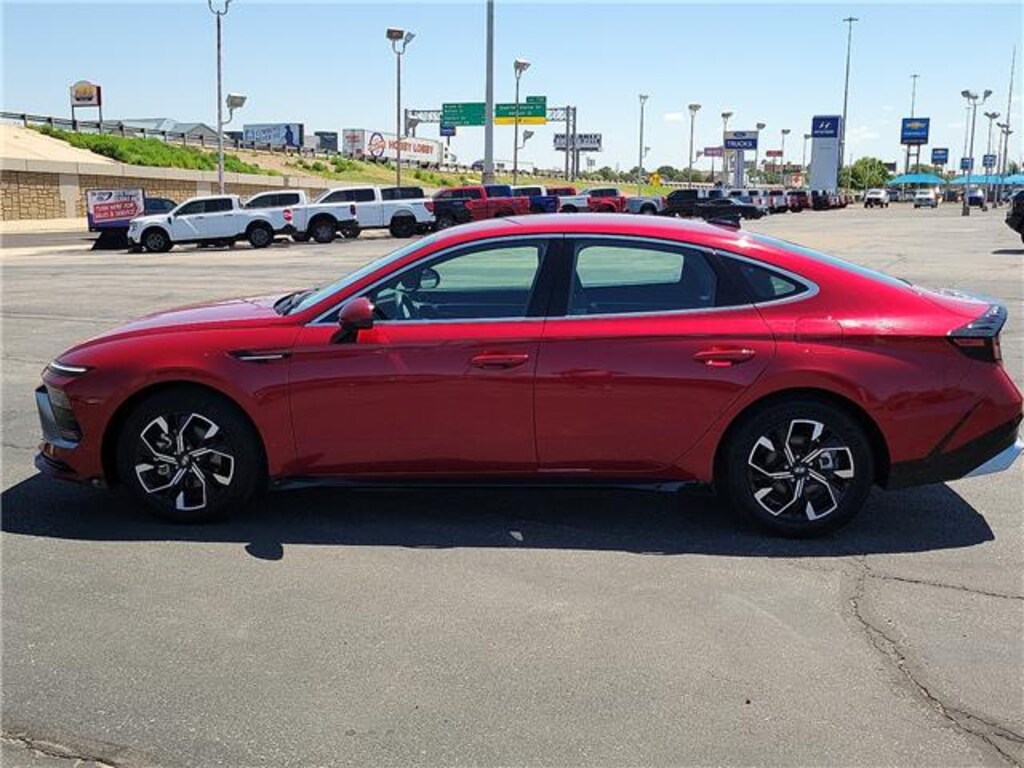 Used 2025 Hyundai Sonata SEL Front-Wheel Drive Sedan