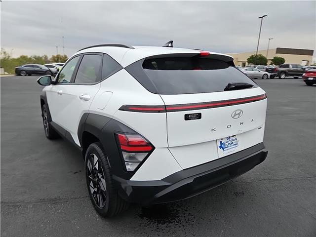 2024 Hyundai Kona SEL photo 3