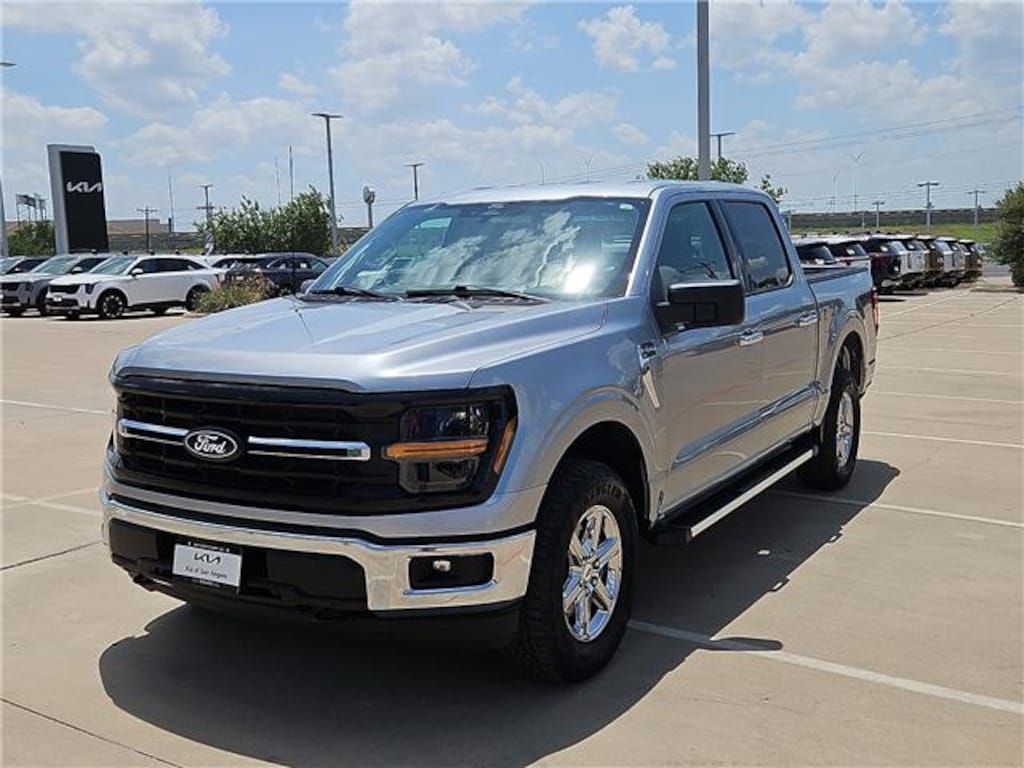 Used 2025 Ford F-150 XLT 4x4 SuperCrew Cab 5.5 ft. box 145 in. WB