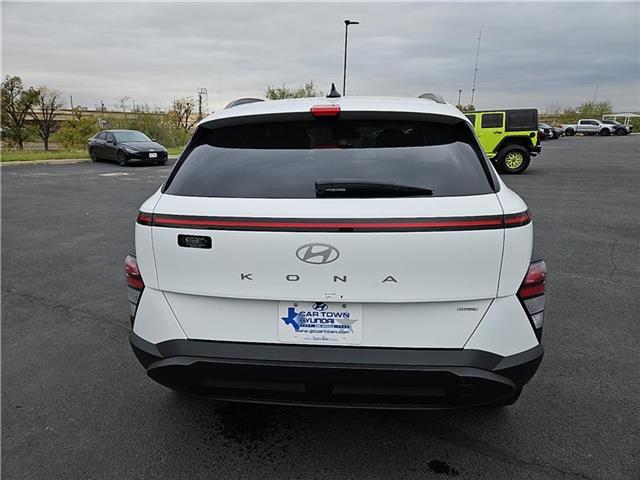 2024 Hyundai Kona SEL photo 4