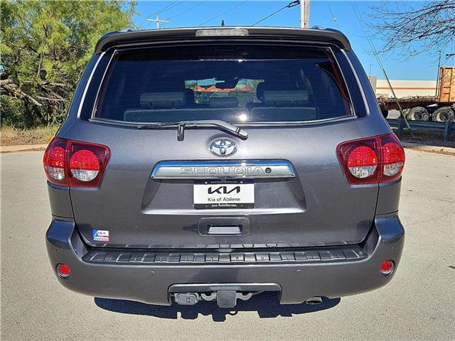 2019 Toyota Sequoia Platinum photo 4